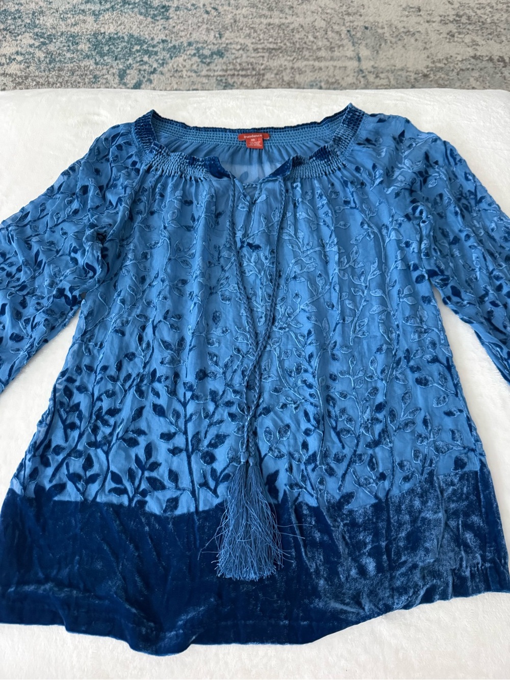 Sundance blue Silk velvet burnout peasant blouse floral vine pattern D9